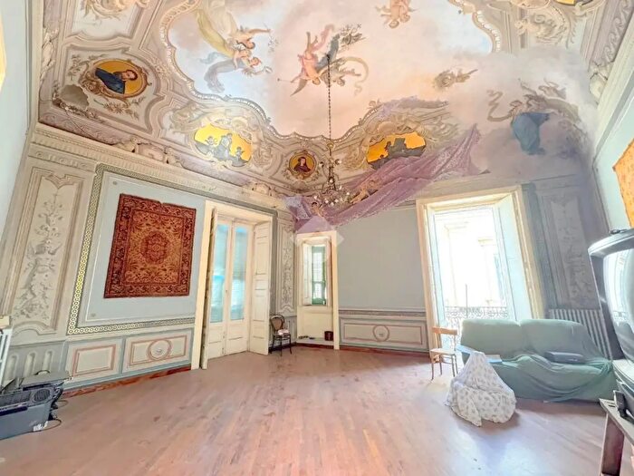 Casa con 7 locali in vendita in Via Umberto Fraccacreta, San Severo