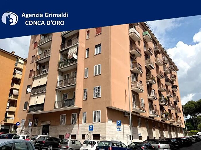 Appartamento trilocale in affitto in Via Domenico Frugiuele, Roma