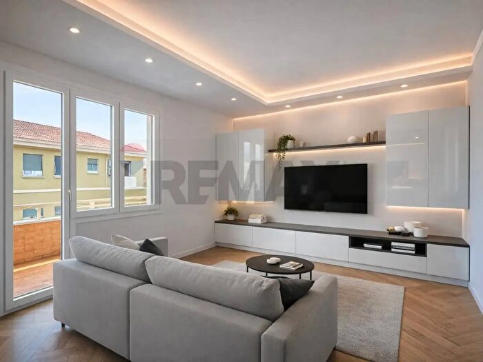 Appartamento trilocale in vendita in Via Toscana, Vigevano