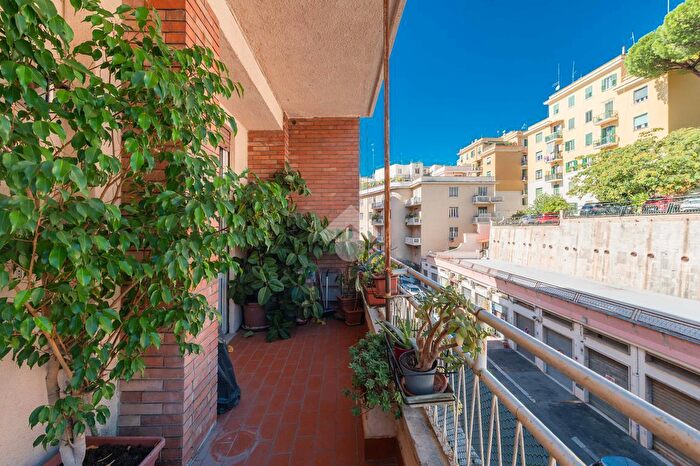 Appartamento con 5 locali in vendita in Via Annone, Roma