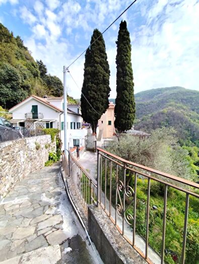 Appartamento quadrilocale in vendita in Via Caneva, Genova