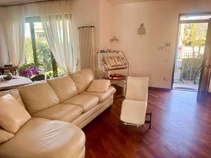 Casa con 14 locali in vendita in Viale Trieste, Viterbo