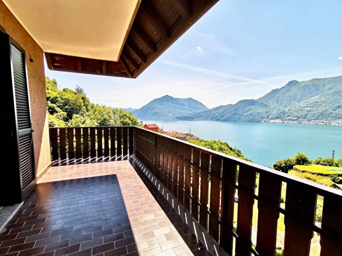 Appartamento con 5 locali in affitto in Strada Provinciale di Vendrogno, Bellano