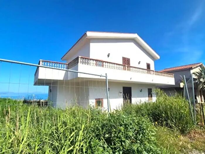 Casa con 6 locali in vendita in Via Murazze, Venetico