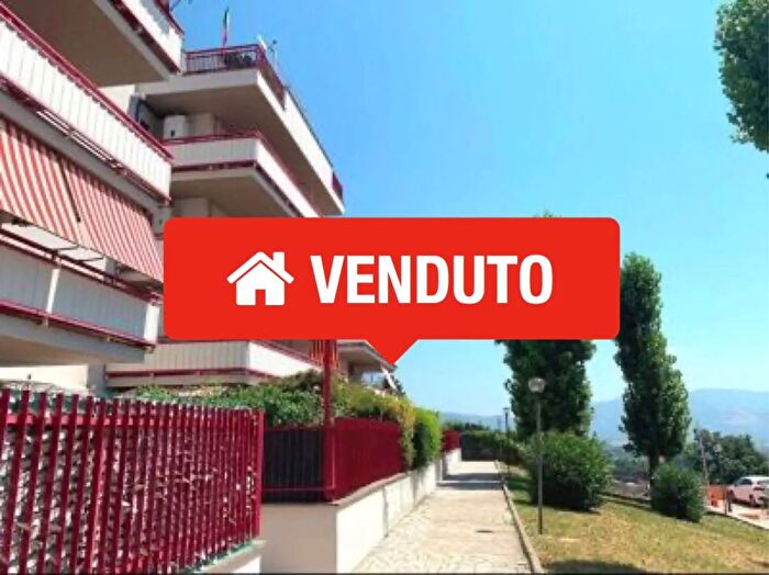 Appartamento quadrilocale in vendita in Via Martiri Fosse ArdeatineVelletri, Velletri