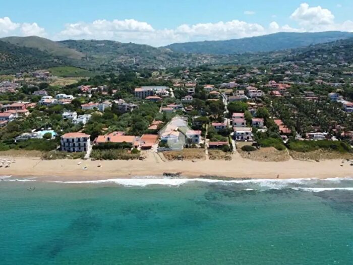 Appartamento trilocale in vendita in Traversa di Corso Beato Simeone, Castellabate