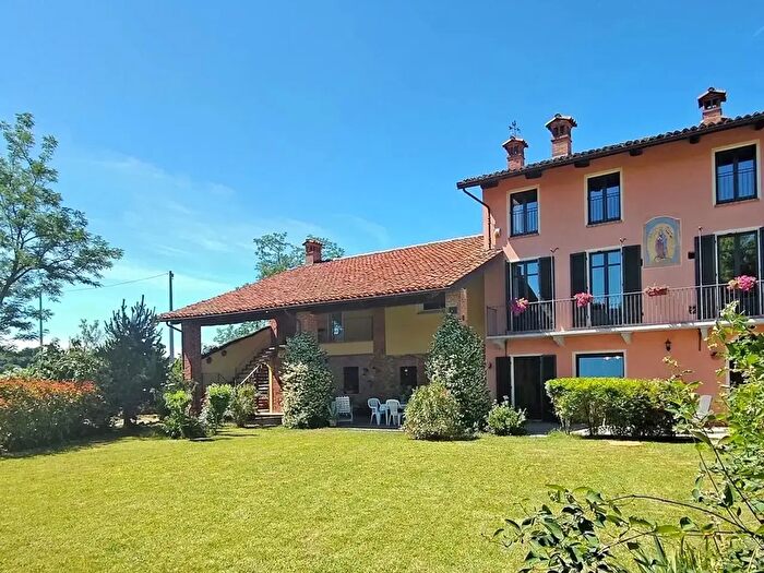Casa con 15 locali in vendita in Bene Vagienna