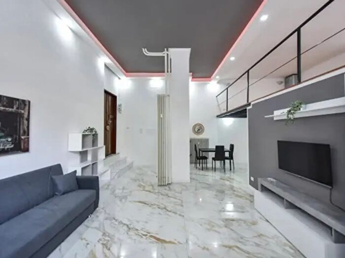 Appartamento trilocale in vendita in Via Domodossola, Torino