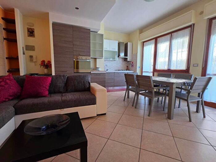 Appartamento trilocale in affitto in Via dei Frentani, Francavilla al Mare
