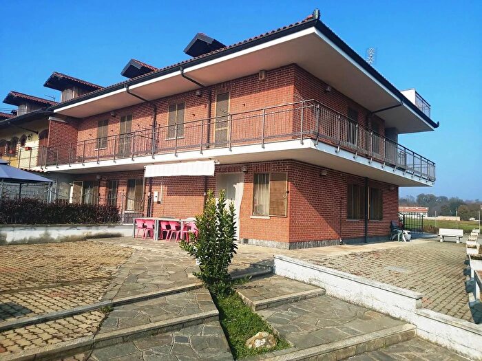 Casa con 12 locali in vendita in Via San Francesco al Campo Leini, Leini