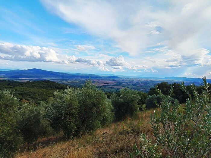 Casa con 9 locali in vendita in Località Le Coste, Roccastrada
