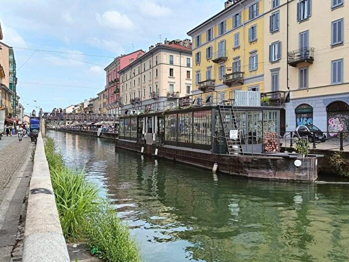 Appartamento bilocale in affitto in Alzaia Naviglio Grande, Navigli Darsena, Milano