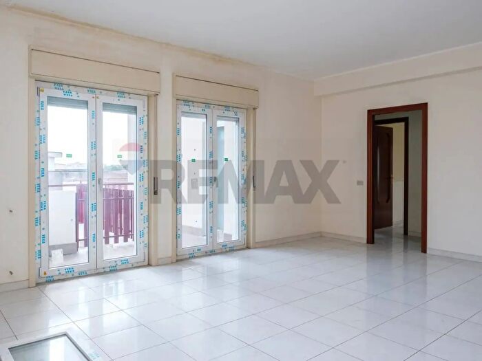 Appartamento con 6 locali in vendita in Via delle Medaglie d'Oro, Catania