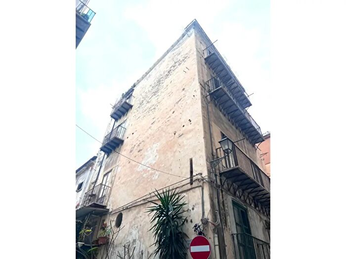Appartamento in vendita in Via Valverde, Palermo