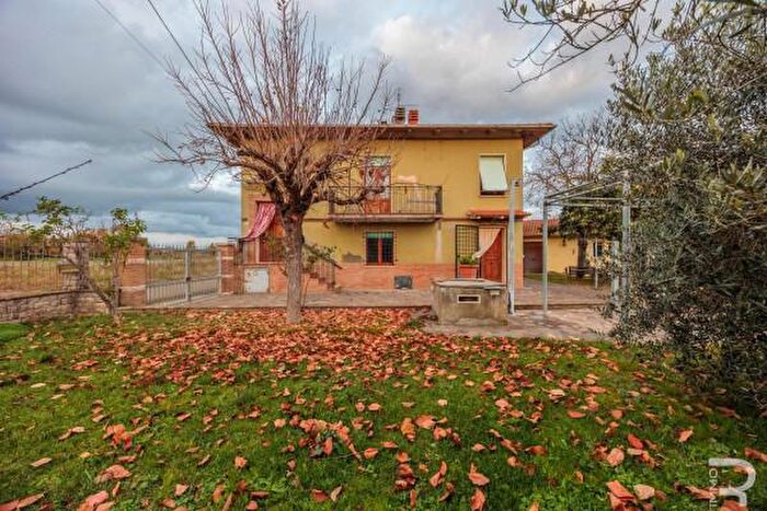 Casa con 6 locali in vendita in Via della Fonte al Giunco, Montepulciano