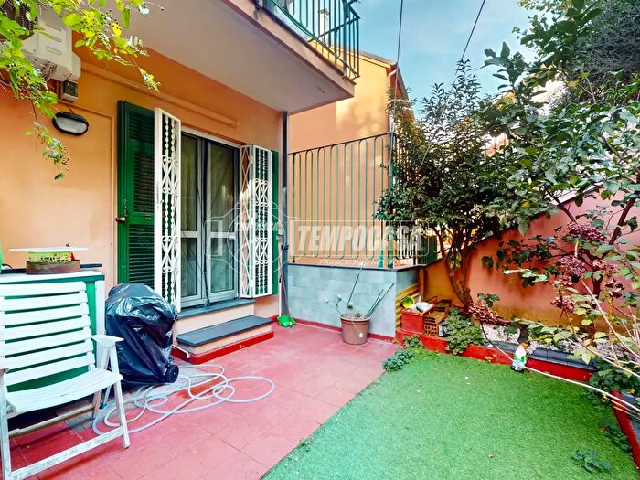 Appartamento trilocale in vendita in Via Alcide De Gasperi, Genova