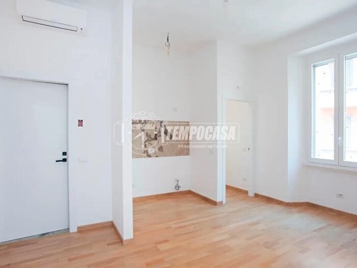 Appartamento trilocale in vendita in Via Luigi Canonica, Milano