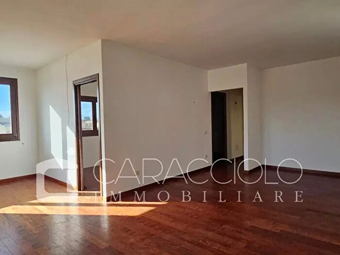 Appartamento trilocale in vendita in Via Bonn, Olbia