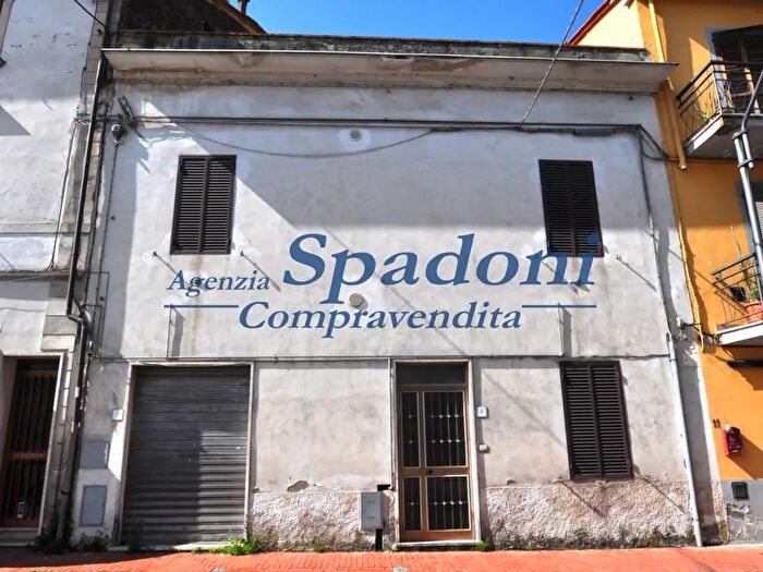 Casa con 6 locali in vendita in Ponte Buggianese