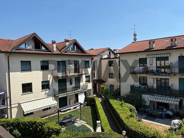 Appartamento con 6 locali in vendita in Via Carcano, Albavilla