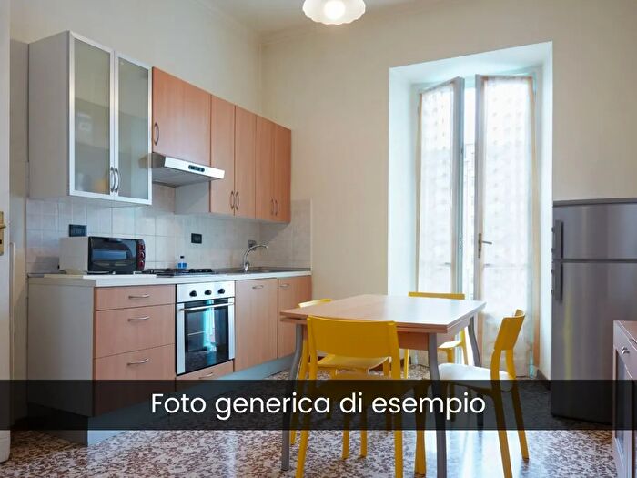 Appartamento con 5 locali in vendita in Traversa Antonino Pio Napoli Na Italia, Napoli