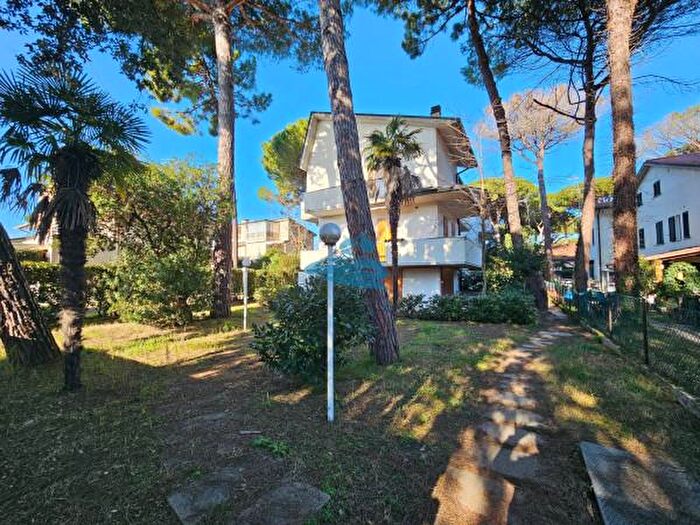 Casa con 5 locali in vendita in Viale dei Lecci, Ravenna