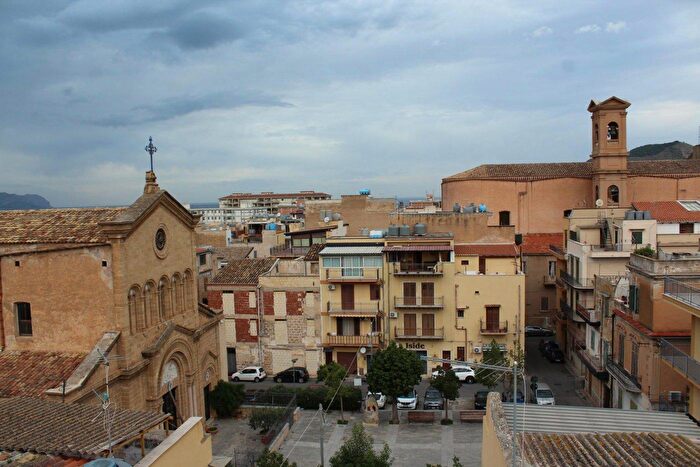 Appartamento trilocale in vendita in Via Giuseppe Bagnera, Bagheria