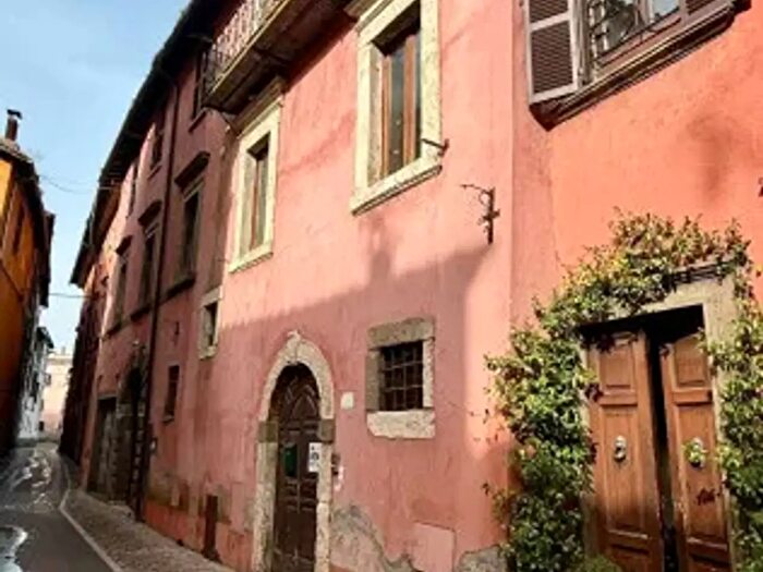 Appartamento trilocale in vendita in Via Principe Umberto, Orte