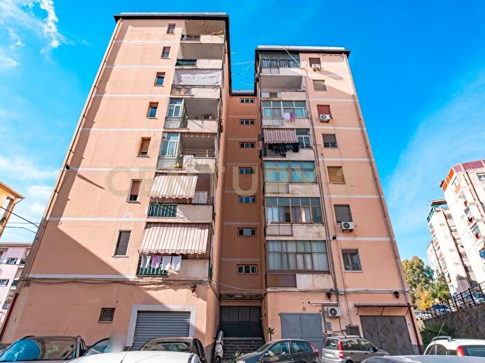 Appartamento quadrilocale in vendita in Largo Campania, Catania