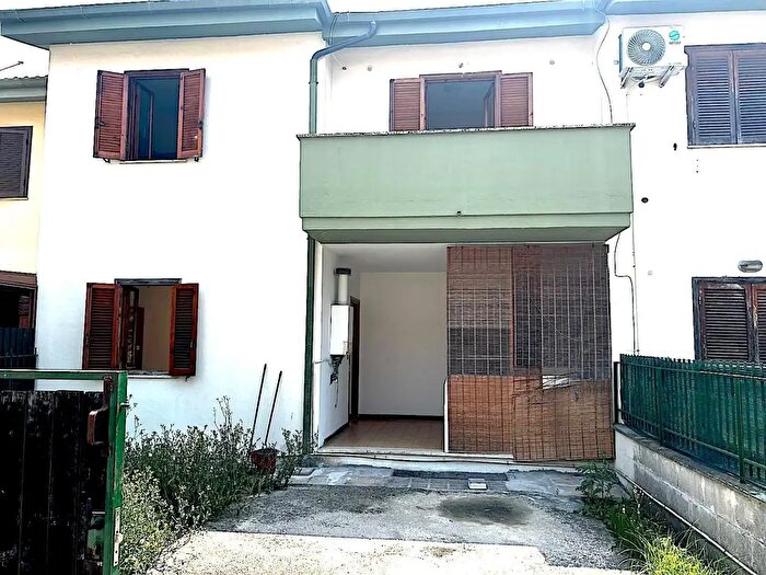 Casa con 5 locali in vendita in Via Anxur, Terracina