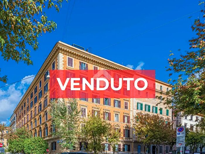 Appartamento con 6 locali in vendita in Via Crescenzio, Roma