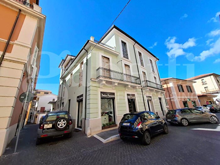 Appartamento con 5 locali in vendita in Via Raffaele Pisani, Sora