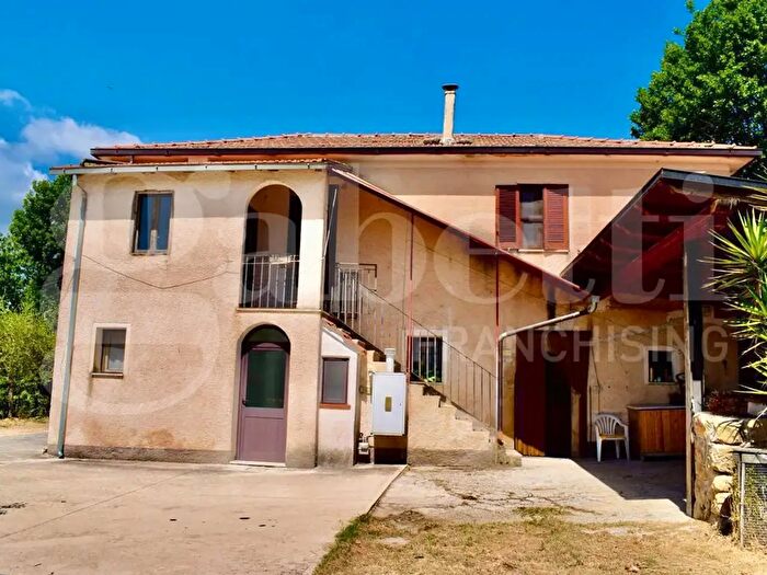 Casa con 7 locali in vendita in Colle Buono Serre di Conca Snc, Alvito