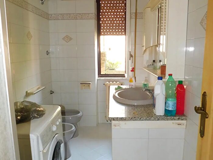 Appartamento trilocale in vendita in Via Menotti Garibaldi, Mentana