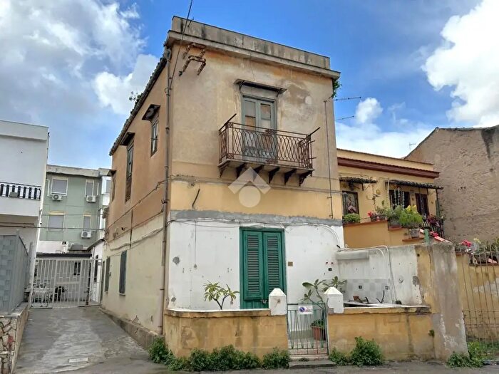 Appartamento quadrilocale in vendita in Via Belmonte Chiavelli, Palermo