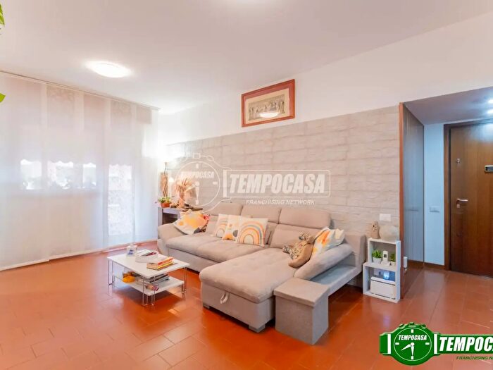 Appartamento trilocale in vendita in Via Federico De Roberto, Milano