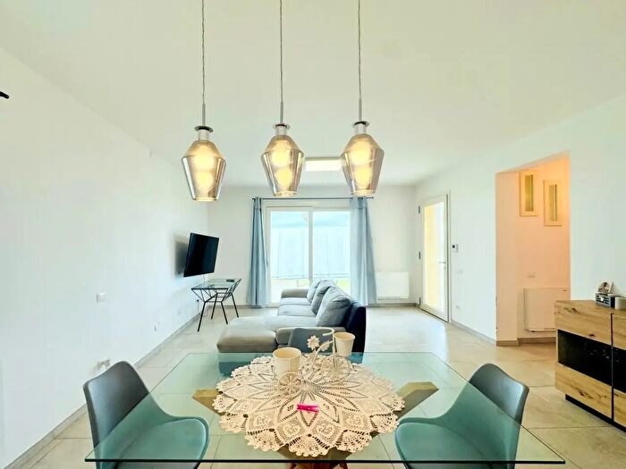 Casa con 7 locali in vendita in Camaiore