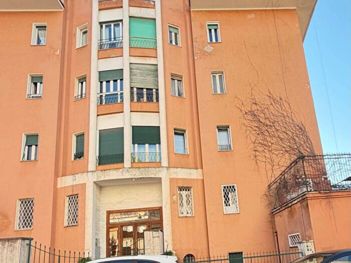 Appartamento bilocale in affitto in Via di Trasone, Africano Villa Chigi, Roma