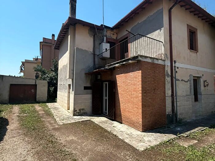 Casa con 7 locali in vendita in Via Stefano delle Chiaje, Roma