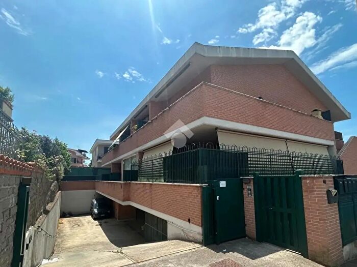 Appartamento trilocale in vendita in Via Marsala, Marino