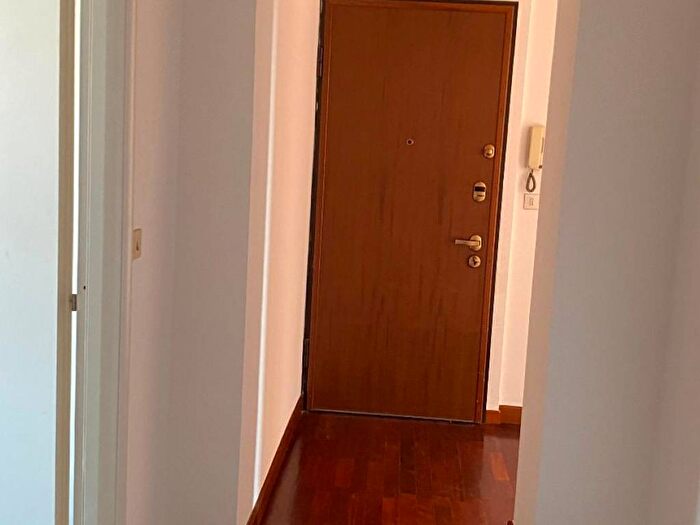 Appartamento con 5 locali in affitto in Viale Gabriele D'Annunzio, Ticinese, Milano