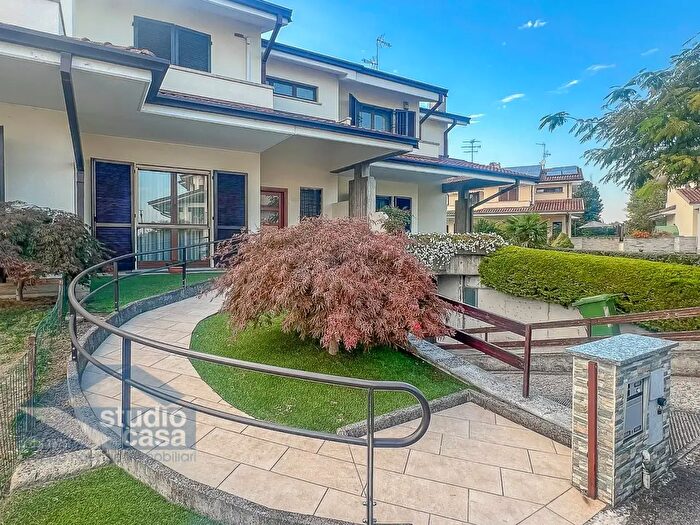 Casa quadrilocale in vendita in Via della Gera d'Adda, Lodi