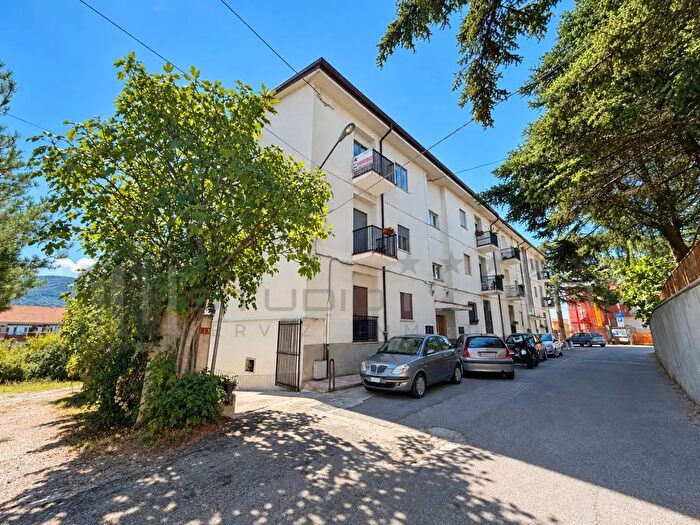 Appartamento trilocale in vendita in Via Don Luigi Sturzo, Rogliano