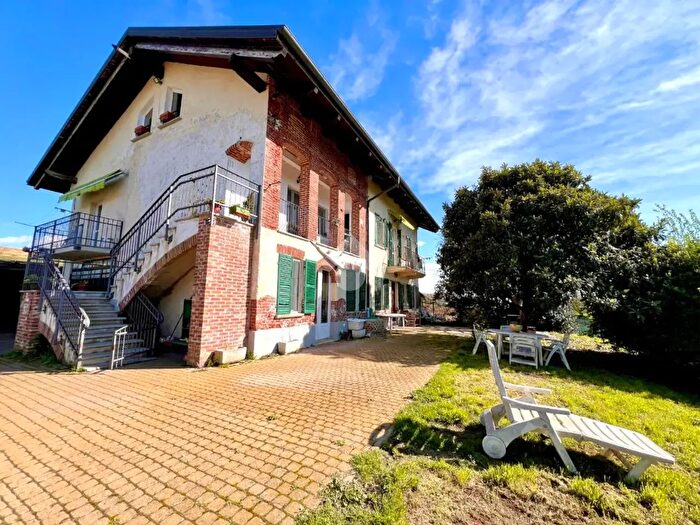 Casa con 9 locali in vendita in Località San Martino, Moncucco Torinese