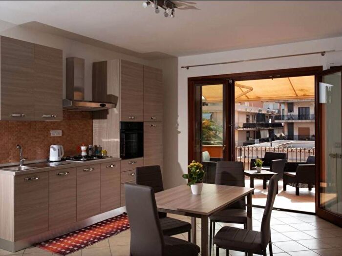 Appartamento trilocale in affitto in Via Settembre, Centro, Milazzo