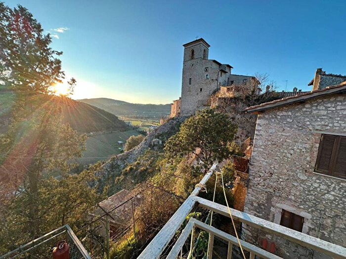 Appartamento bilocale in affitto in Via della Rocchetta, Casteldilago, Arrone