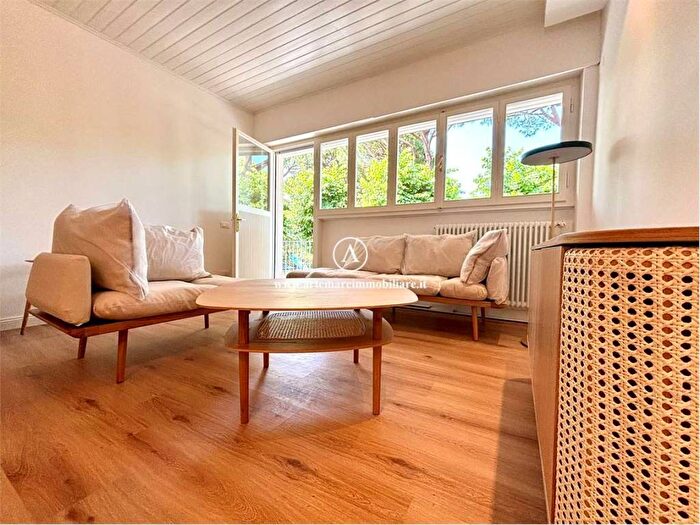 Appartamento quadrilocale in affitto in Vittoria Apuana, Forte dei Marmi