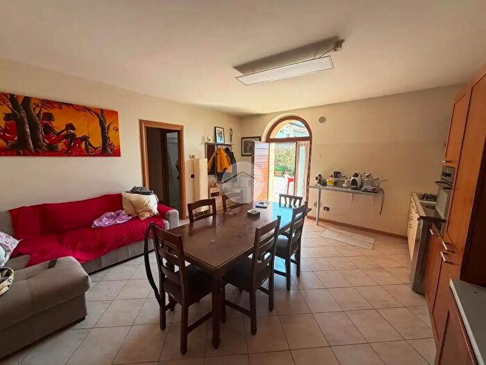 Appartamento trilocale in vendita in Via San Zeno, Adro