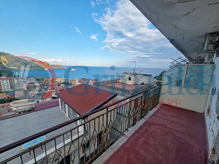 Appartamento trilocale in vendita in Via Ortogrande, Giardini Naxos