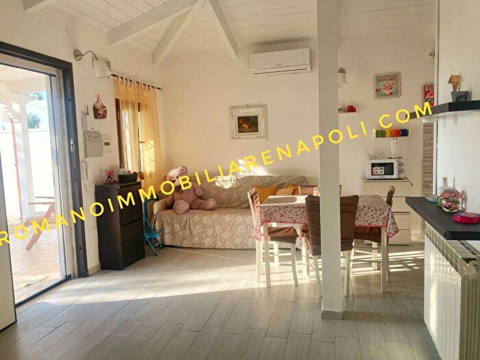 Casa trilocale in affitto in Licola Paese, Giugliano in Campania